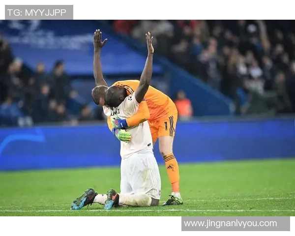 曼联与巴黎激战回顾视频精彩瞬间尽在37分钟内观看